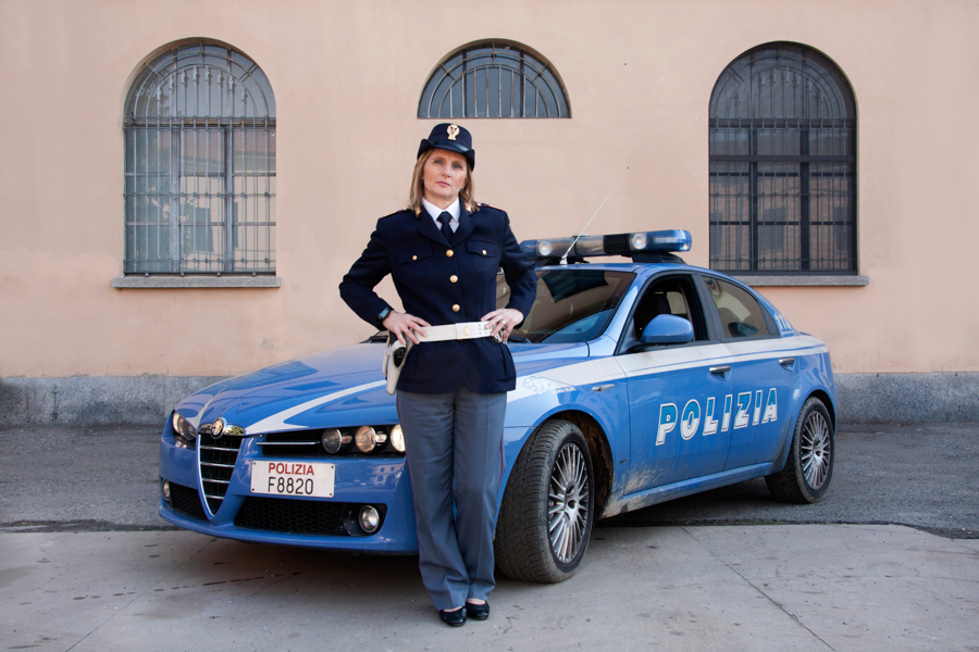 http://www.lauraportinaro.com/files/gimgs/46_maria-teresa-volpato--poliziotta.jpg