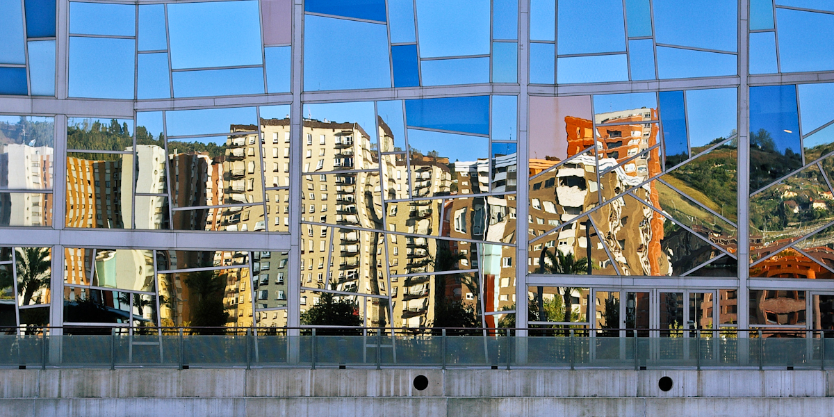 http://www.lauraportinaro.com/files/gimgs/61_espana-oct-06-153.jpg
