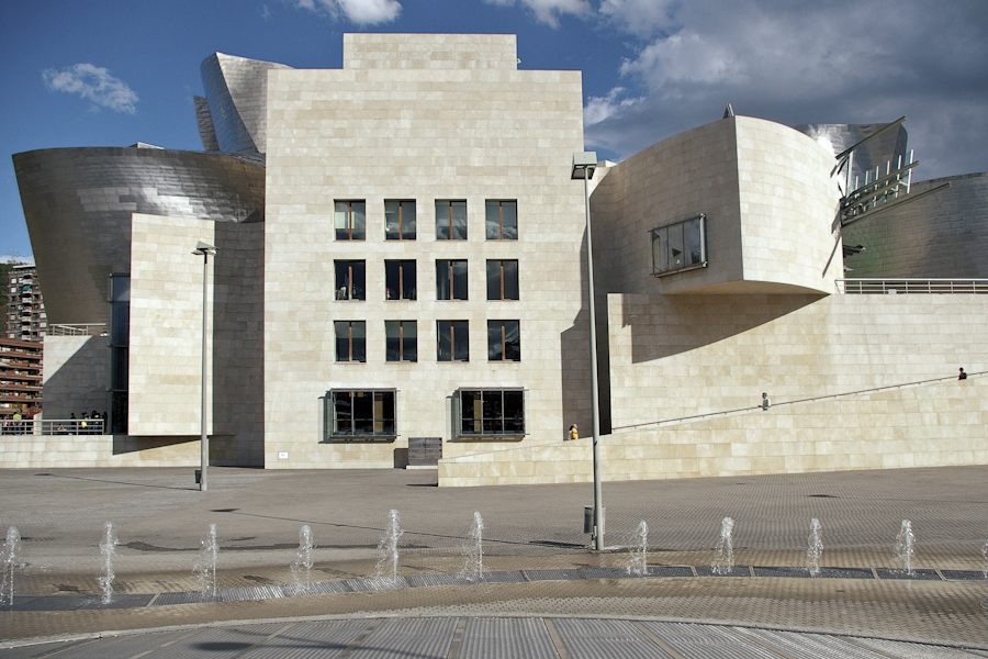 http://www.lauraportinaro.com/files/gimgs/61_espana-oct-06-231.jpg