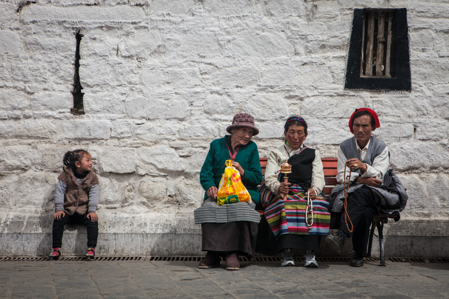 http://www.lauraportinaro.com/files/gimgs/69_buddhist-pilgrims.jpg