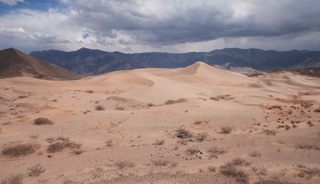 http://www.lauraportinaro.com/files/gimgs/69_sand-dunes-close-to-old-zhongba.jpg