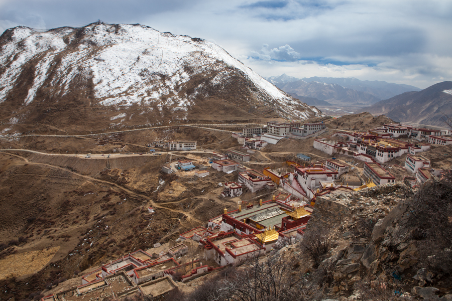 http://www.lauraportinaro.com/files/gimgs/69_view-from-the-top-on-ganden-monastery.jpg