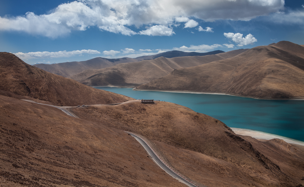 http://www.lauraportinaro.com/files/gimgs/69_yamdrok-tso-lake.jpg